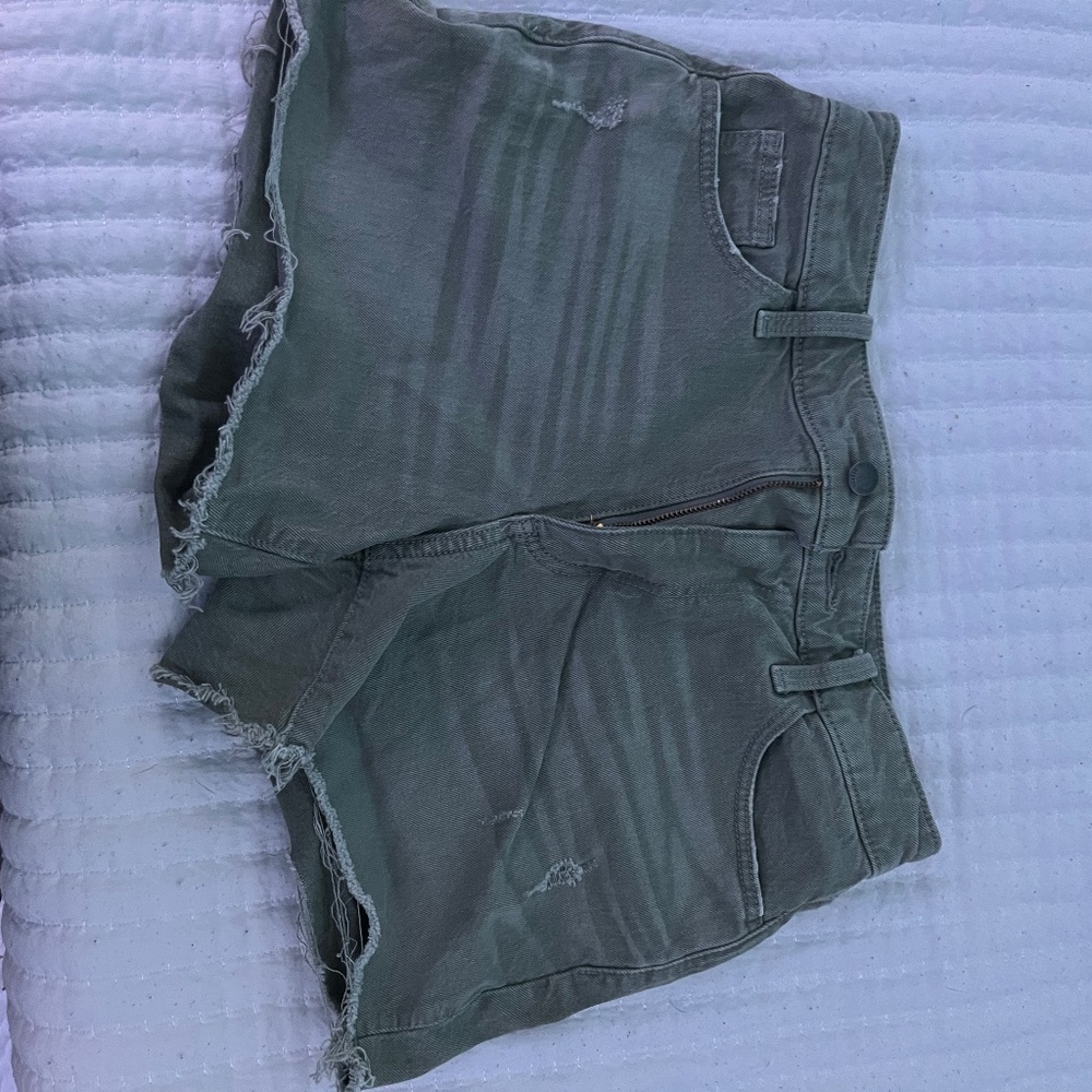 Grey shorts